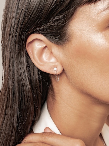 Hey Happiness - Pendientes 'Aquamarine Chain Loop Stud' en plata: frente