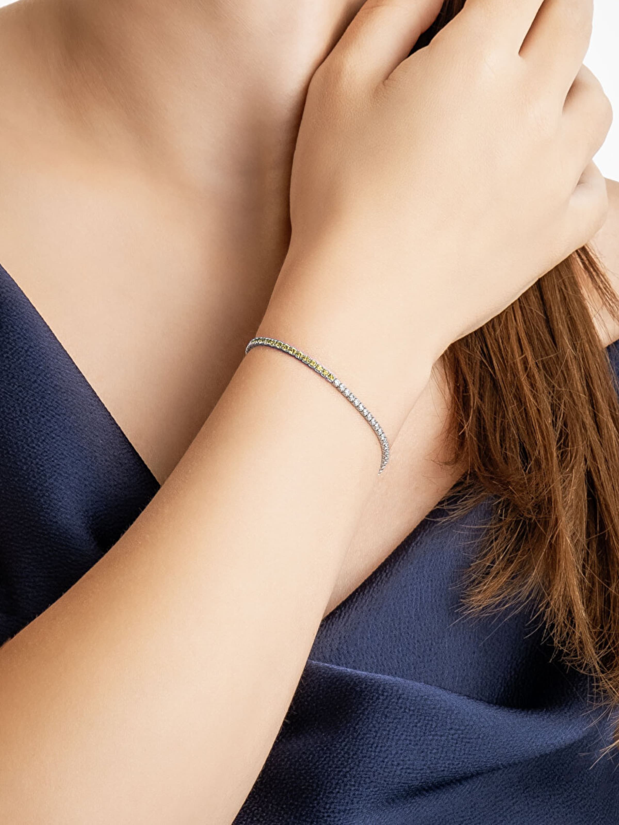 So Chic Bracelet in Silver: front