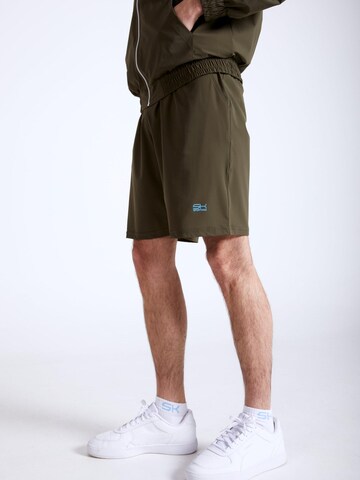 SPORTKIND Regular Sporthose 'Shorts lang'‌ in Grün: Vorderseite