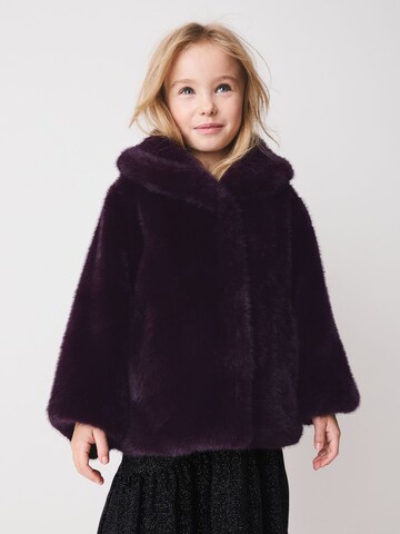 Next - Abrigo en lila: frente
