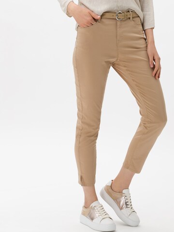 Coupe slim Pantalon 'Mary' BRAX en marron : devant