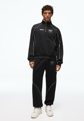 Tapered Pantaloni de la Bershka pe negru