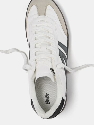 Baskets basses Pull&Bear en blanc