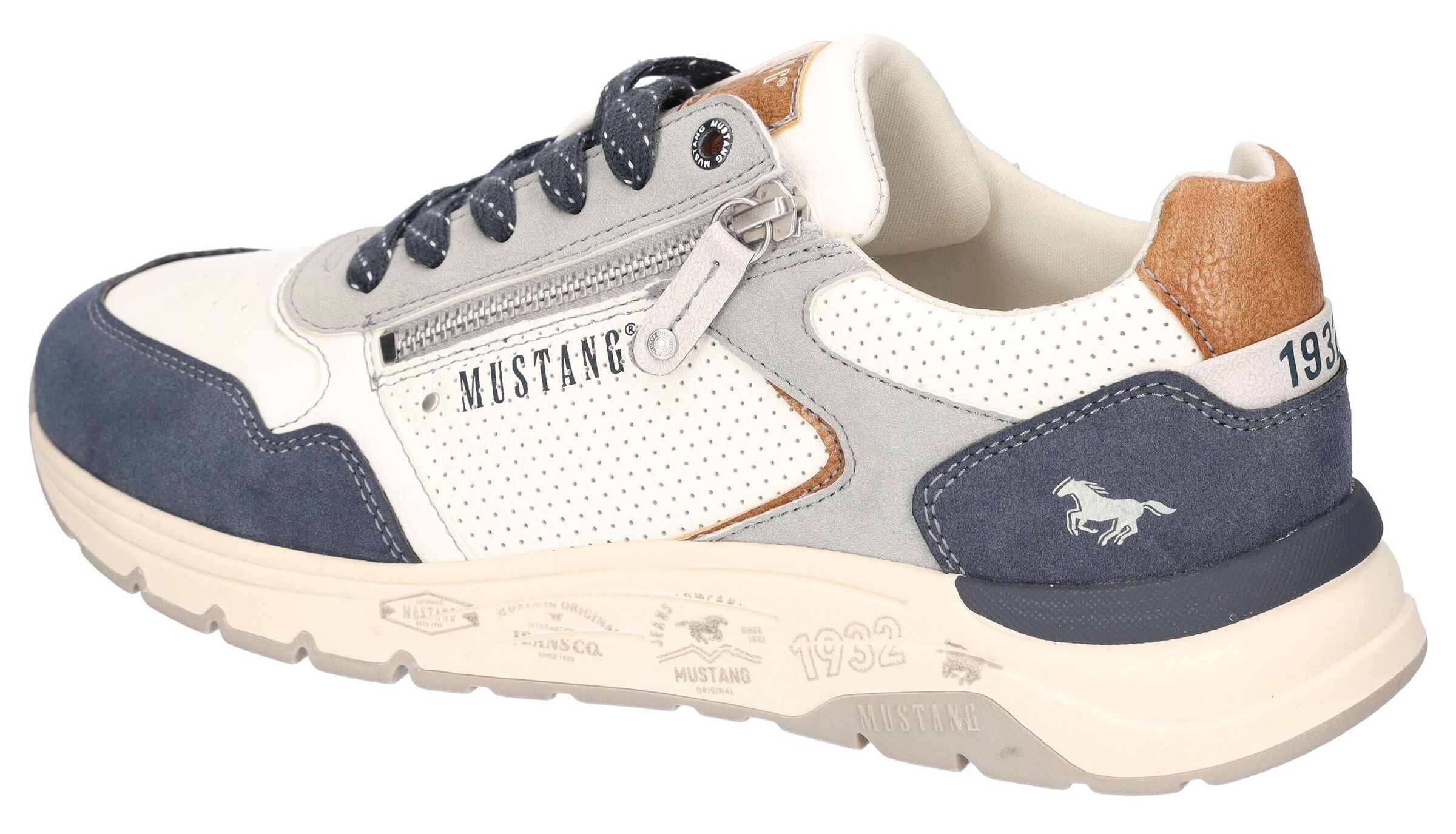 MUSTANG Sneakers in White