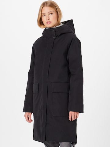 elvine Winter Coat in Black: front