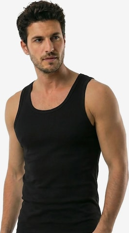T-Shirt 'Tanktops & Camis' ÖTS en noir : devant