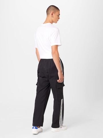 ADIDAS ORIGINALS Ohlapna forma Športne hlače 'Adicolor Classics' | črna barva