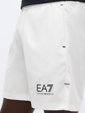 Largi Pantaloni sport de la EA7 Emporio Armani pe alb