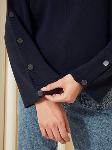 Friends Like These Pullover in Blau