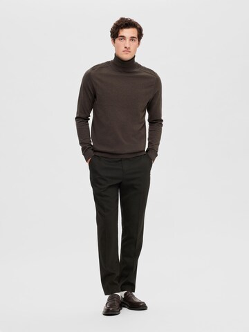 SELECTED Regular Fit Pullover 'Berg' in Braun