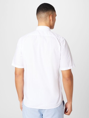 Coupe slim Chemise 'Relegant 6' BOSS en blanc