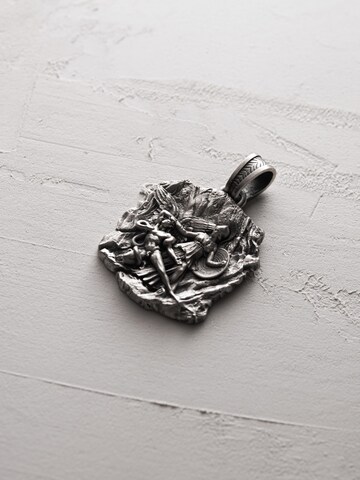 REYTEL Anhänger 'ATHENA ATTACKS THE GIANT ENCELADUS' in Silber: Vorderseite