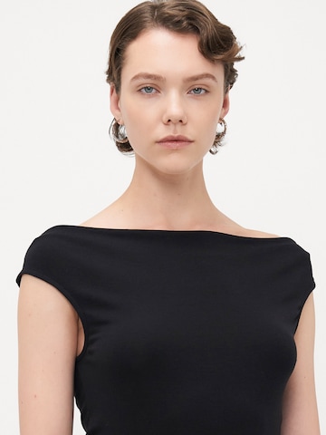 Vero Moda Tall Топ в черно