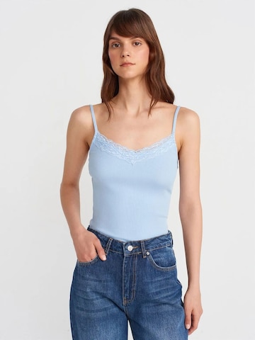 Dilvin Blouse in Blue: front