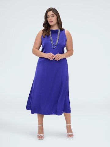 Abito di Fiorella Rubino in blu