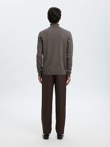 SELECTED Regular fit Sweater 'SLHBERG' in Brown