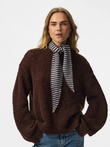 PIECES Scarf in Blue: front