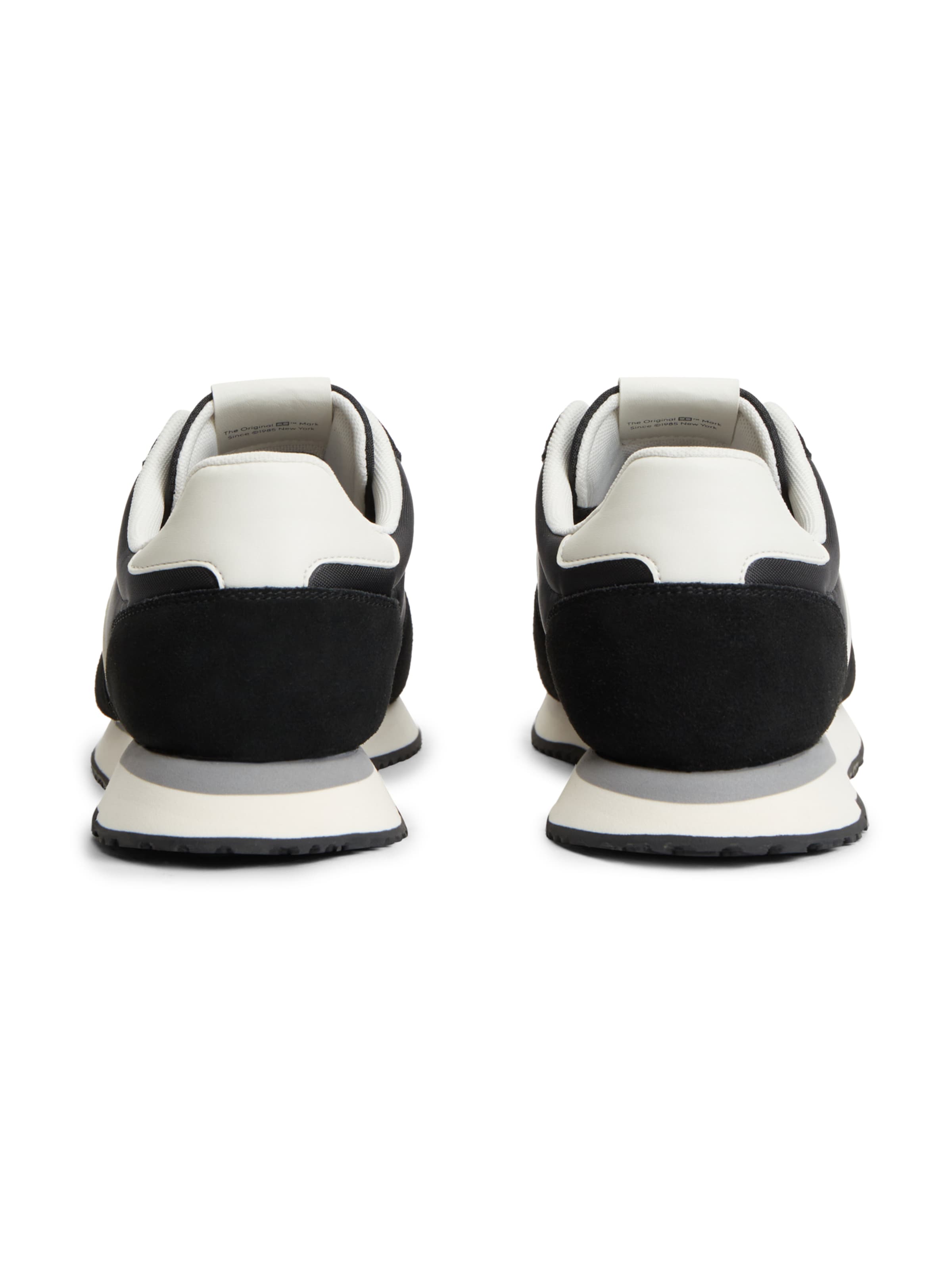 Baskets basses 'Eva Runner' Tommy Jeans en noir