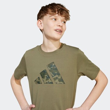 ADIDAS SPORTSWEAR Функциональная футболка в Зеленый