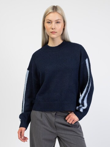BROKE + SCHÖN Sweater in Blue: front