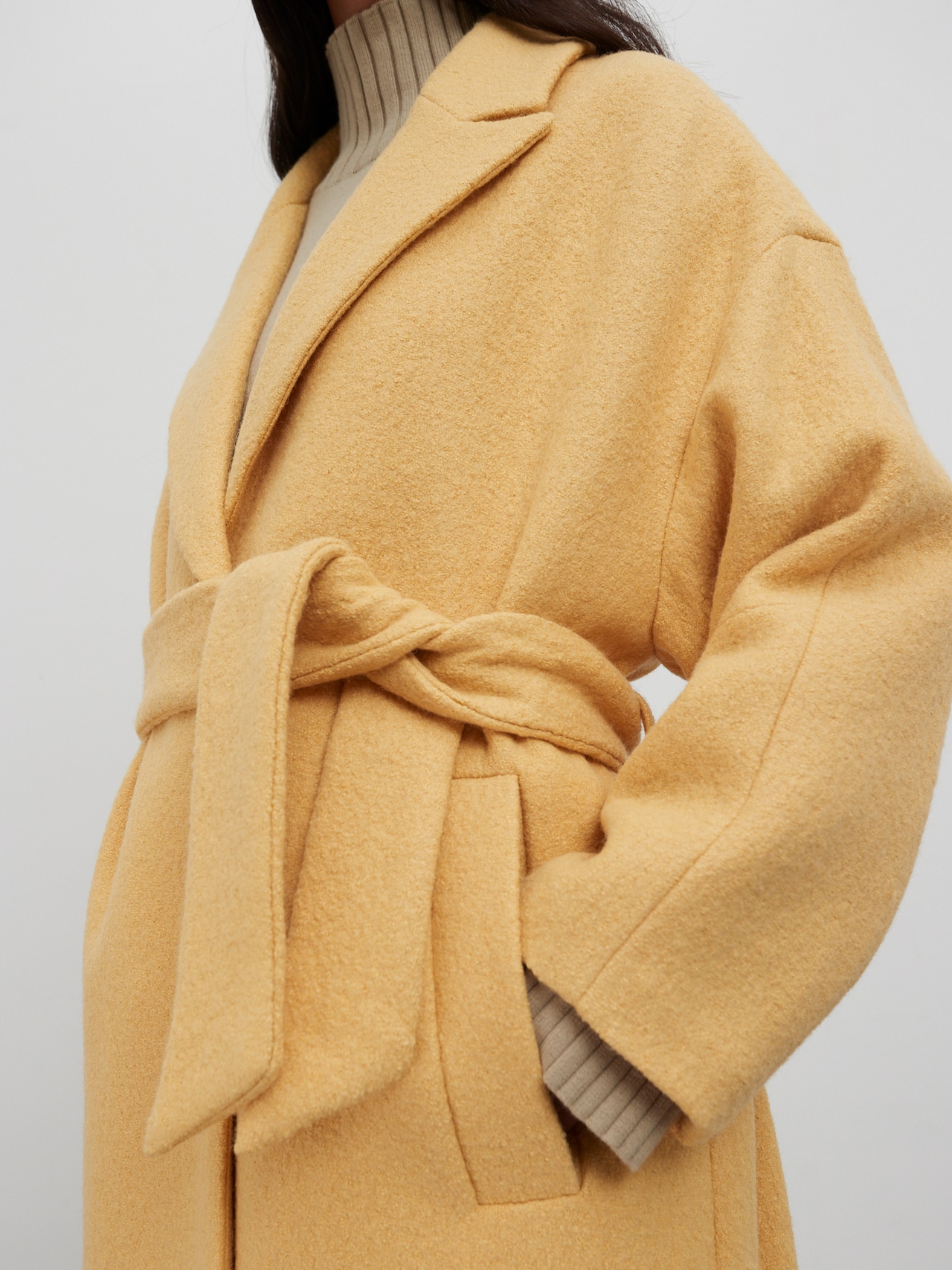 EDITED Tussenmantel 'Juli' Geel