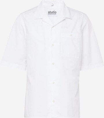 Studio Seidensticker Comfort fit Button Up Shirt 'STUDIO RESORT 2' in White: front