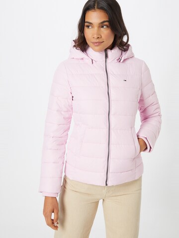 Tommy Jeans - Chaqueta de invierno en rosa: frente