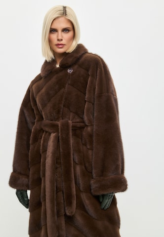 CESARE GASPARI Wintermantel in Bruin