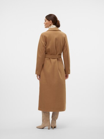 VERO MODA Overgangsfrakke 'VMFORTUNEAYA' i brun
