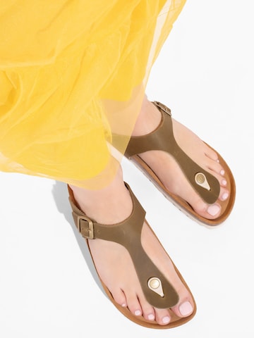 Zoccoletto 'MERCURE' di Bayton in verde: frontale