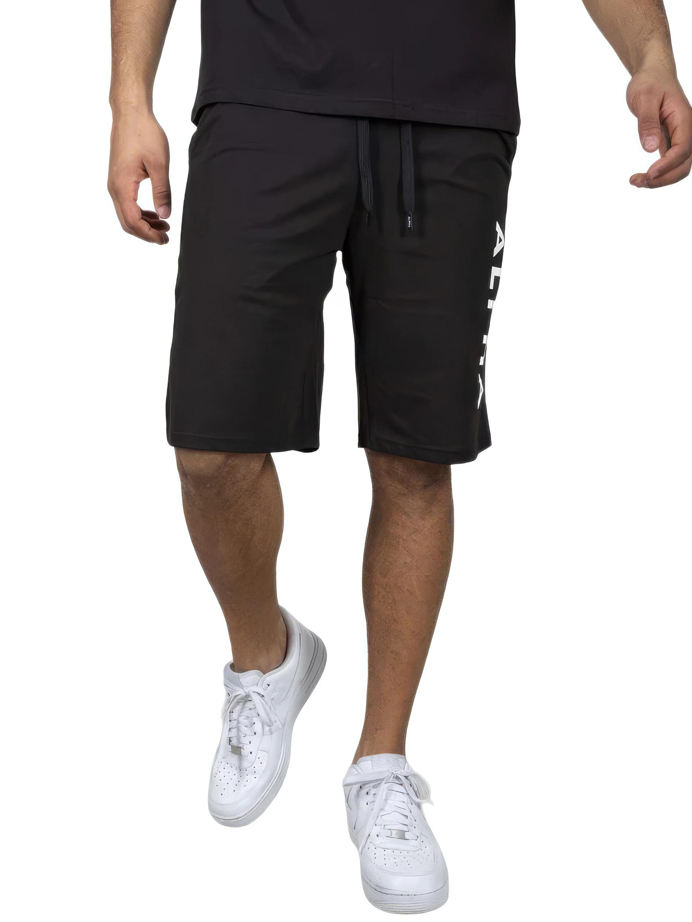ALPHA INDUSTRIES Regular Hose‌‌‌‌‌‌‌‌‌ in Schwarz