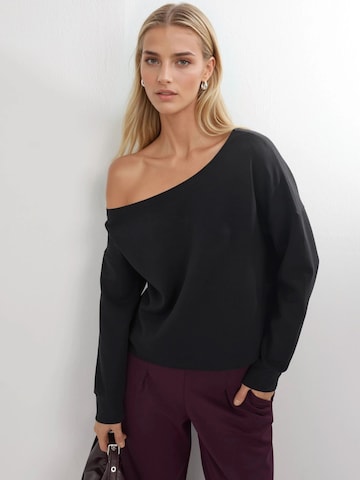 Busem Sweatshirt in Schwarz: Vorderseite