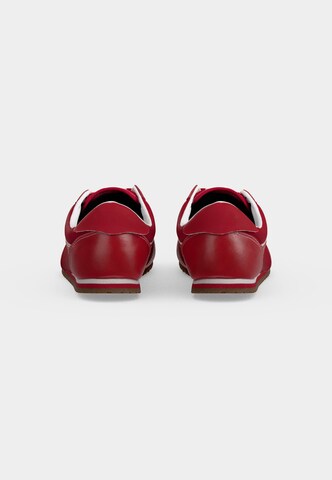 Sneaker low de la VANS pe roșu