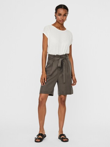 VERO MODA Loose fit Pleat-Front Pants 'Vivian Aneve' in Green