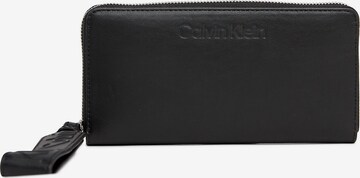 Calvin Klein Wallet 'Gracie' in Black: front