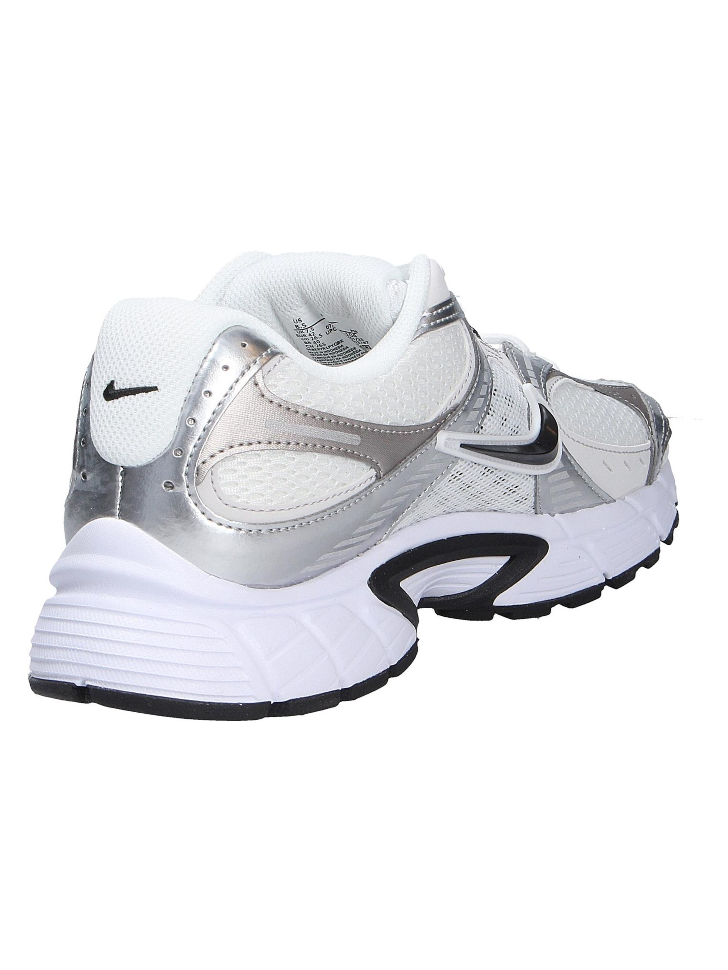 Nike Sportswear Rövid szárú sportcipők 'V5 RNR' - fehér