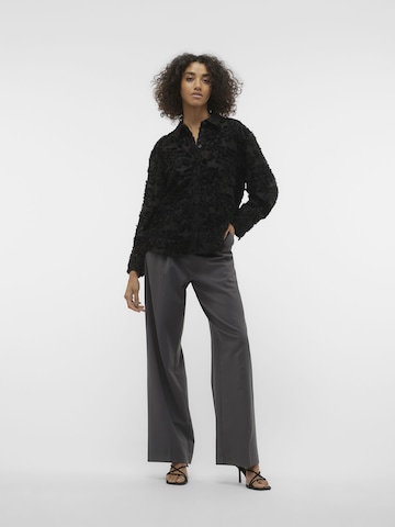 Camicia da donna 'HENNY' di VERO MODA in nero