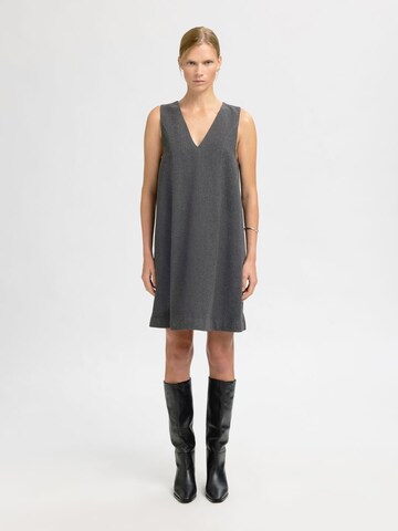 SELECTED Kjole i grå: forside