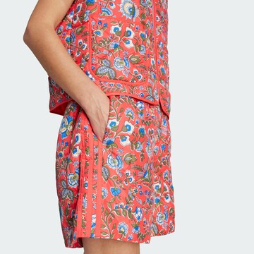 ADIDAS ORIGINALS Свободный крой Штаны 'Adidas Originals x Liberty London' в Красный