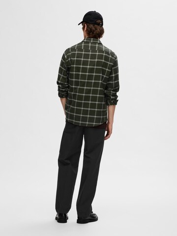 SELECTED HOMME Slim fit Button Up Shirt 'SLHOwen' in Green