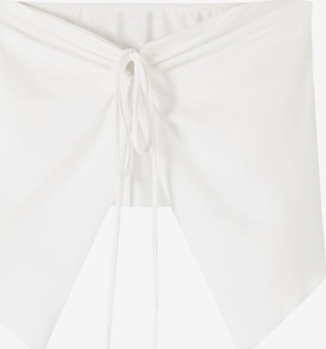 Top di Bershka in bianco: frontale
