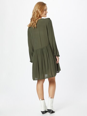 Robe 'Evie' ABOUT YOU en vert