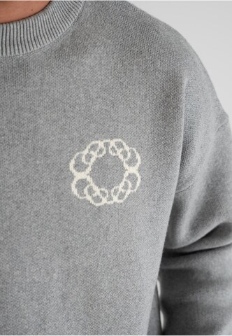 Prohibited Svetr 'Legacy' – šedá