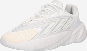 Baskets basses 'Ozelia' ADIDAS ORIGINALS en blanc : devant