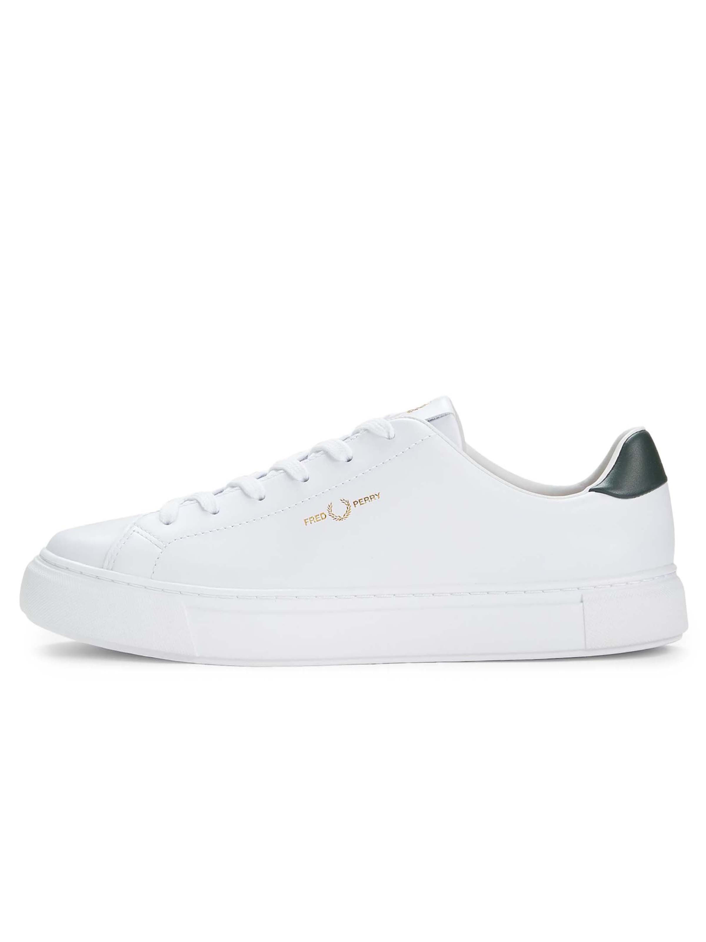 Fred Perry Platform trainers in White: front