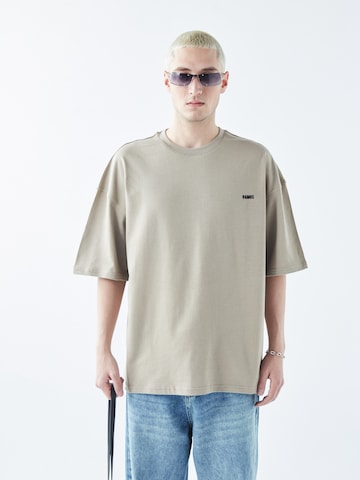 Tricou 'Hurst' de la VAMOS CLO pe gri: față