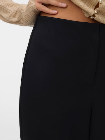 VERO MODA - Pierna ancha Pantalón de pinzas 'VMMAYLI' en negro