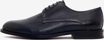 Scarpa stringata di Derimod in blu: frontale