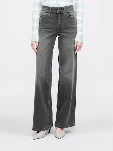 ONLY - Perna larga Calças de ganga 'ONLMADISON BLUSH' em preto: frente