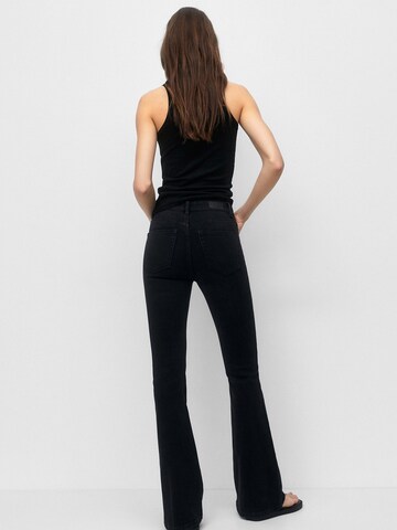 Pull&Bear Flared Jeans in Black